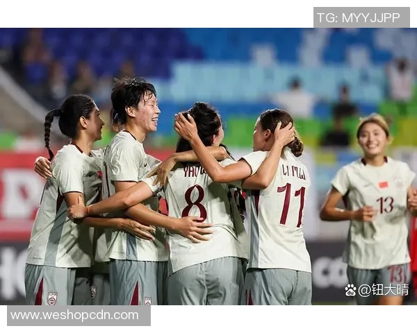 国足与韩国足球赛场上的激情合唱展现两国文化交融与体育精神